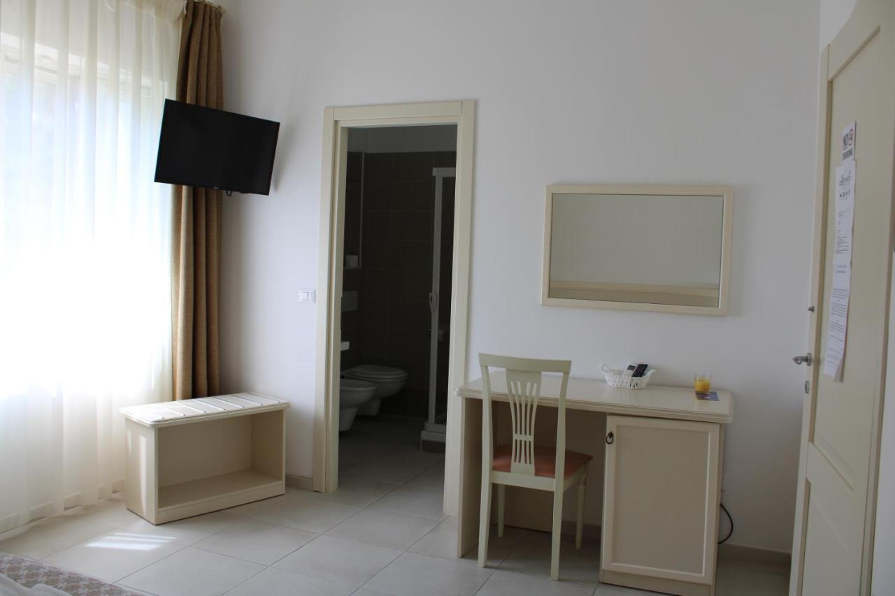 Afrodite Hotel Scalea Exterior photo